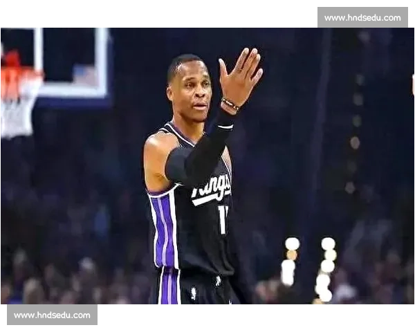 还能蹦！威少篮板直杀篮下造犯规